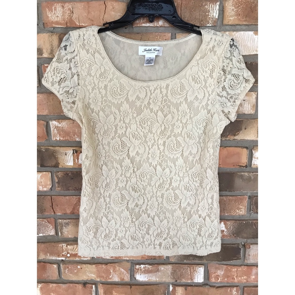 Judith Hart Women’s Lace Short Sleeves Creme Top    Small